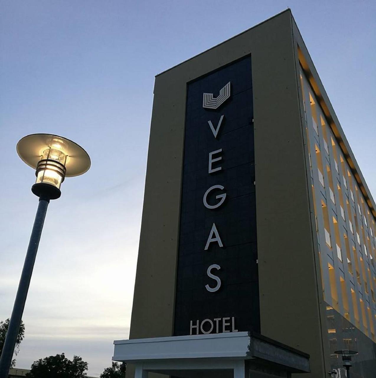 Vegas Hotel - Nay Pyi Taw Naypyidaw Exterior photo